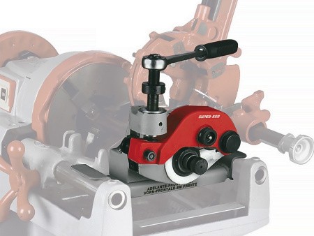 Работа с резьбонарезным  станком Работа с резьбонарезным  станком